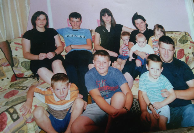 Опстајемо, а нико не пита како